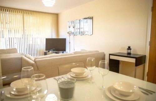Leeds Vibrant 2 Bedroom Sleeps 4 - Foto 3