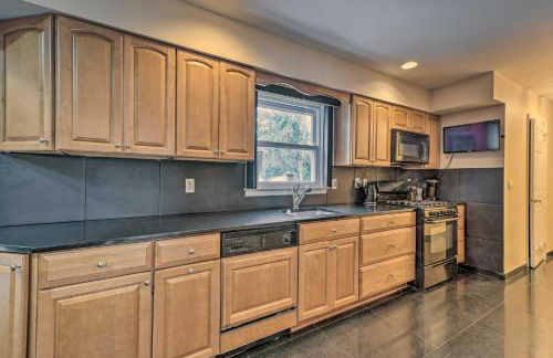 Jersey Home with Hot Tub and Private Pool! - Foto 11