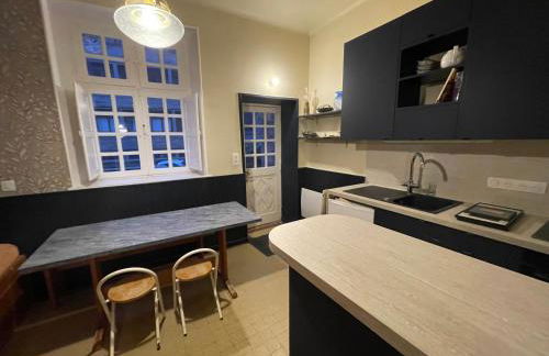 Appart COQUET Intra-Muros façade historique rez de chaussée terrasse - Foto 2