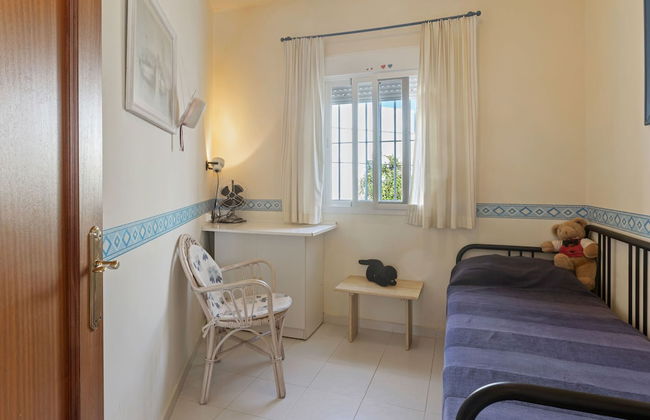 Detached Villa With a Large Private Swimming Pool - Foto 15