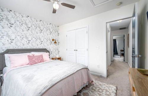 Duke 10 Min Away 3 Bedroom - Photo 42