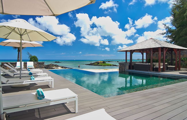 Bon Azur Beachfront Suites & Penthouses with LOV - Photo 69