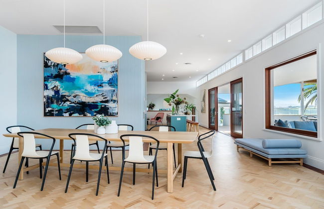 Your Luxury Escape - White Wood - Photo 3