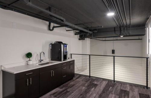 Modern Studio Apt with Rooftop, Gym, and Parking - Foto 4