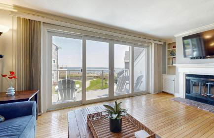 Beauty on the Beach by Bayley Vacation Rentals - Photo 11