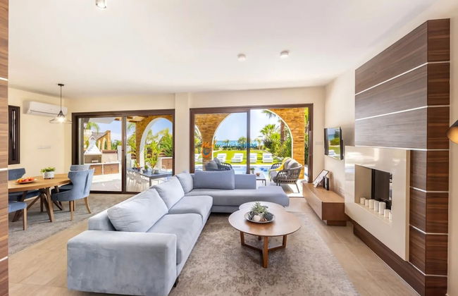 Ayia Napa Seafront Ionion Villa H5 - Photo 24