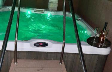 Apartments Pine & Oak with shared seasonal hot tub - Photo 1