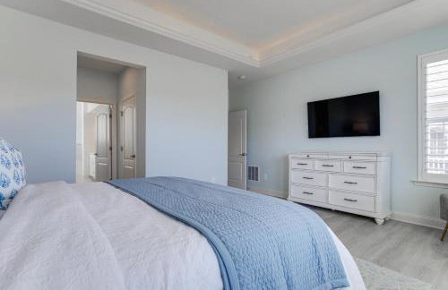 Modern and Spacious Home with Pool in Ocean View! - Foto 17