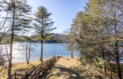 Enchanting Cabin with Breathtaking Sunset and Lake Views in North Carolina - Photo 18