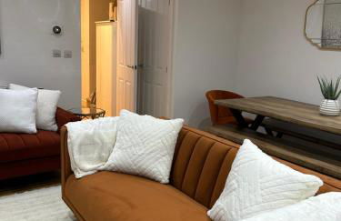 Kings Reach Slough nr Legoland and Ascot Stylish Homely House Sleeps Eight - Foto 4