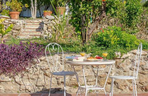 Private Heated Pool, Jacuzzi & 1225m2 garden in Villa Cipreses - Photo 12