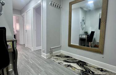 2 Bedroom Apartment at SECC Hydro FREE PARKING - Photo 2