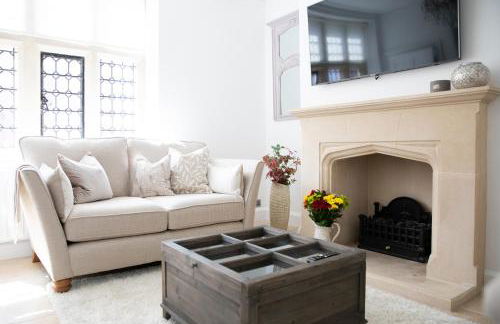 Number 42 by The Butler Collection - Foto 10