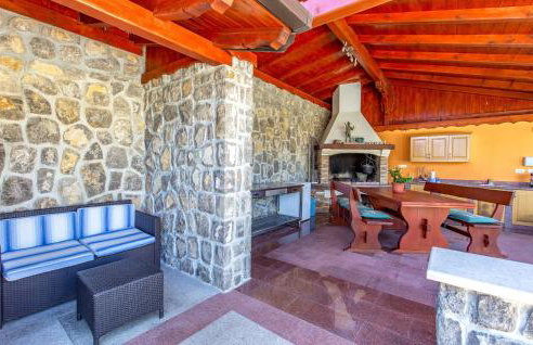 3 Bedroom Amazing Home In Jurdani - Photo 7