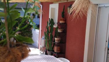 Maison spacieuse avec piscine et jardin - Foto 3