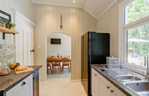 4 Bed in Llanfairtalhaiarn 88973 - Photo 8