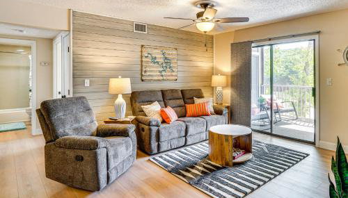 Lake & Pool Access: Lazy Days Condo w/ Balcony! - Foto 5