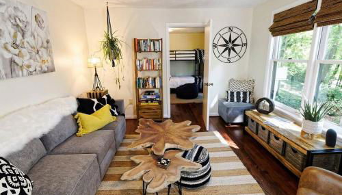 Stylish Lake Hs w/ hot tub: Walk to Blk Mtn Shops - Foto 2, Game Room