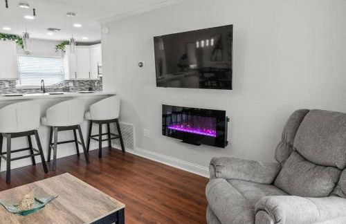 Stadium Sunflower Miramar home, 3 bd, 2 ba - Photo 15