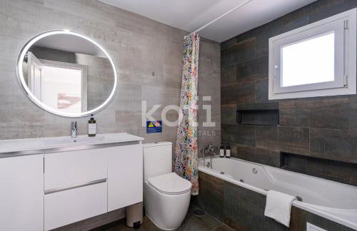 Terraza y Piscina - Koti Rentals - Ático Margarita - Foto 17