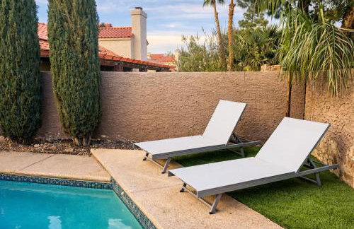 Vegas Heated Pool - Spa Oasis, 15 Min to Strip - Foto 8