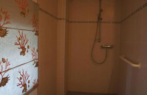 Maison de charme avec piscine couverte, vélos, barque et coin pêche, proche Châteauroux et George Sand - FR-1-591-168 - Foto 12