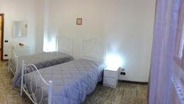 Da noi. Nella città dell'acqua e della pietra. - Foto 5