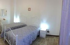 Da noi. Nella città dell'acqua e della pietra. - Foto 5