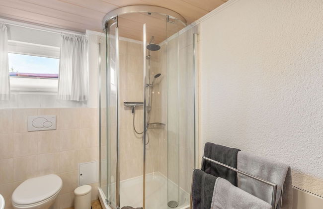 Holiday Home on the Mountain With Views - Photo 23