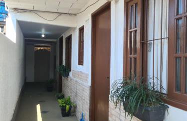 Hospedagem Doce Lar - Casa Girassol - Foto 15