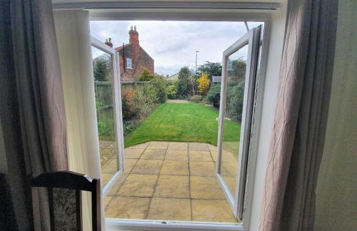 Beverley Central Townhouse Free Parking Sleeps 8 - Photo 16