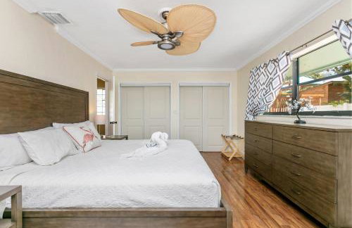 Spacious 4BR 2 5BA Family Retreat Pool Near Beach - Foto 23