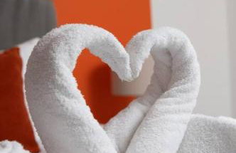 Luxury 2 bed, Central, Free Parking, Smart TV By Valore Property Services - Photo 8