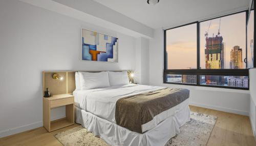 Upscale Downtown Condo Pool Gym & Skyline Views - Foto 3