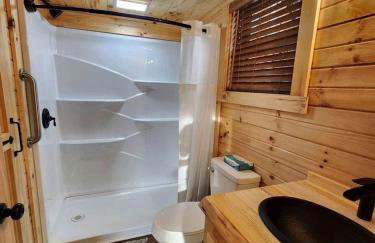 Lakeview Cabin by Tappan Lake, Perfect for Groups with Hot-Tub in Ohio - Foto 12