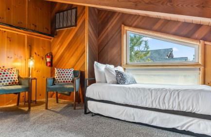 Scenic North Shore Stay w Games Near Snow Summit Lakeview Lodge by AvantStay - Foto 24