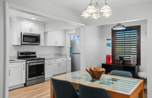 Peaceful Getaway with Renovated Amenities - Foto 1