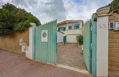 Azure Oasis with parking near the airport & beach - Foto 35