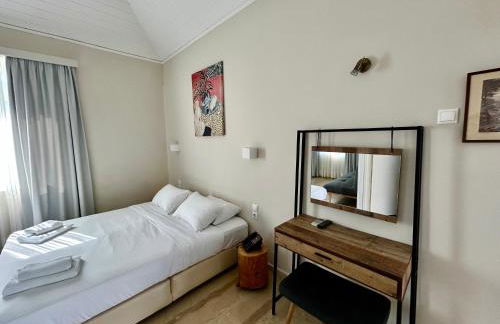 Loriet Hotel - Photo 12