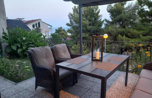 Unique residence with garden and sea view - Photo 28