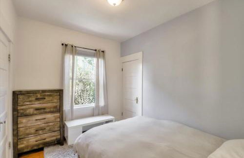 Light filled Condo 3 Bedrm with enclosed sunny backyard - Foto 8