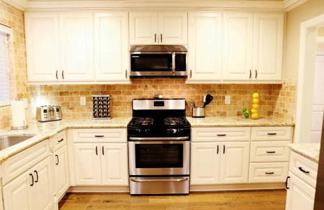 Fantastic 6 bedroom, 4.5 bath home (4 master Suites), pool home - Foto 42