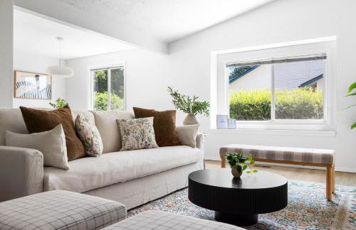 Stylish Renovation, Perfect for Families & Pets, Garage Parking, Sleeps 10 - Foto 15