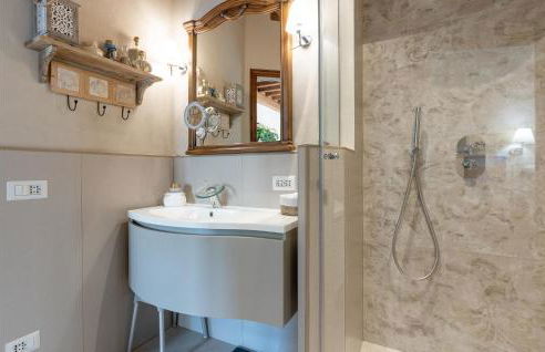 Stunning Home In Capannori With Jacuzzi - Foto 35