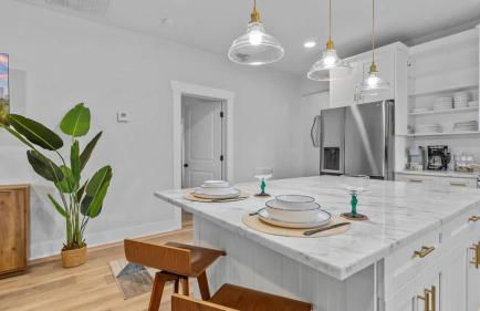 Mid-Century Modern Retreat by Coffee, Food + Shops - Foto 17