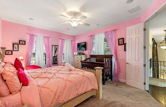 Stunning Large 7 bed Home With Private Pool, Spa, Balcony, Cinema Room, Fitness Suite and Able to see the Disney Fireworks - 467 - Foto 10