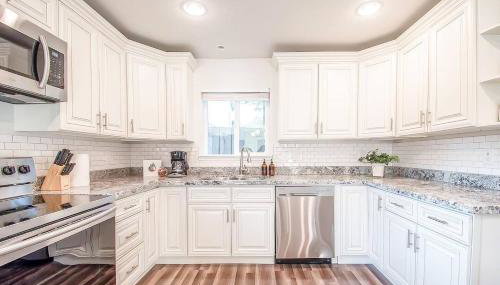 Stylish Modern Farmhouse wYard 10 mins from DT - Foto 3