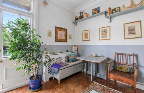 Charming London with balcony - Photo 4