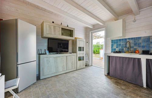 Azure Oasis with parking near the airport & beach - Foto 5