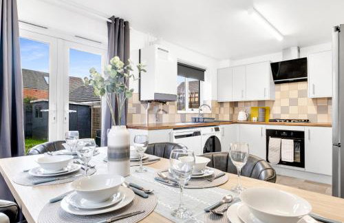 Contractors Retreat 3 bedroom house, sleeps up to 7, free parking - Foto 2